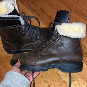 Lace up shearling lined blundstones